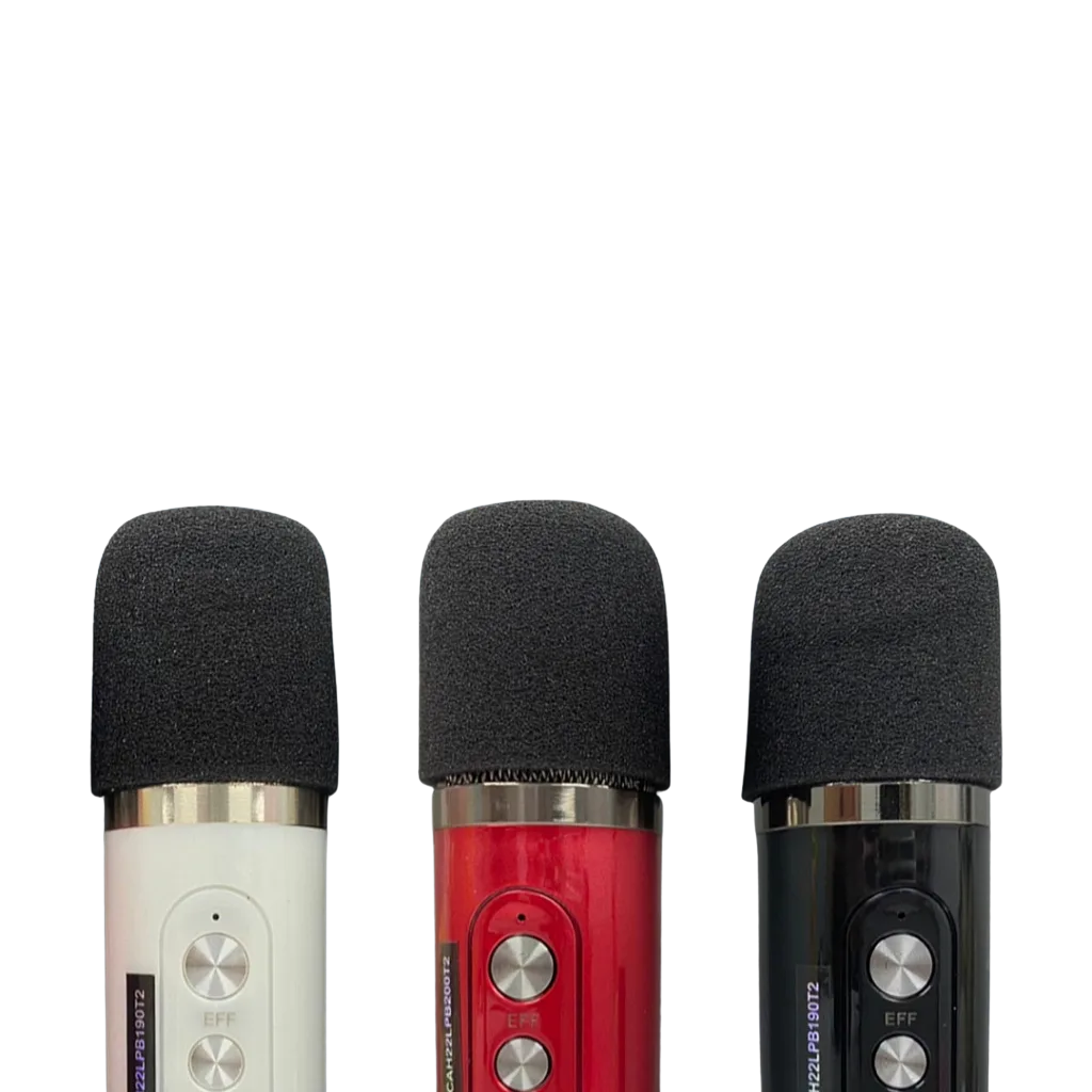 三支不同顏色的麥克風，適合直播使用。